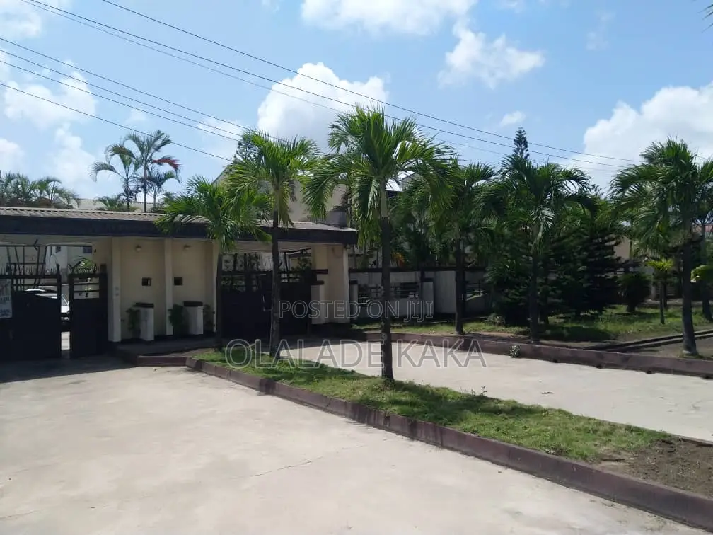 4bdrm Duplex in Festac for sale