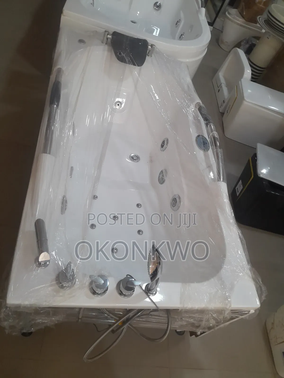 Single Jacuzzi for Bathroom