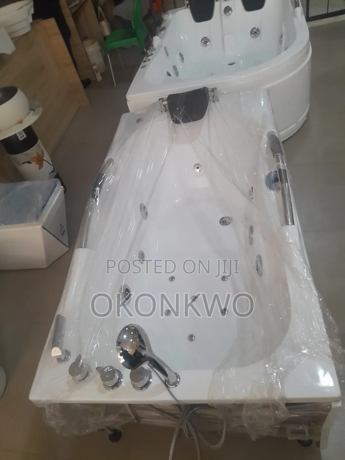 Single Jacuzzi for Bathroom