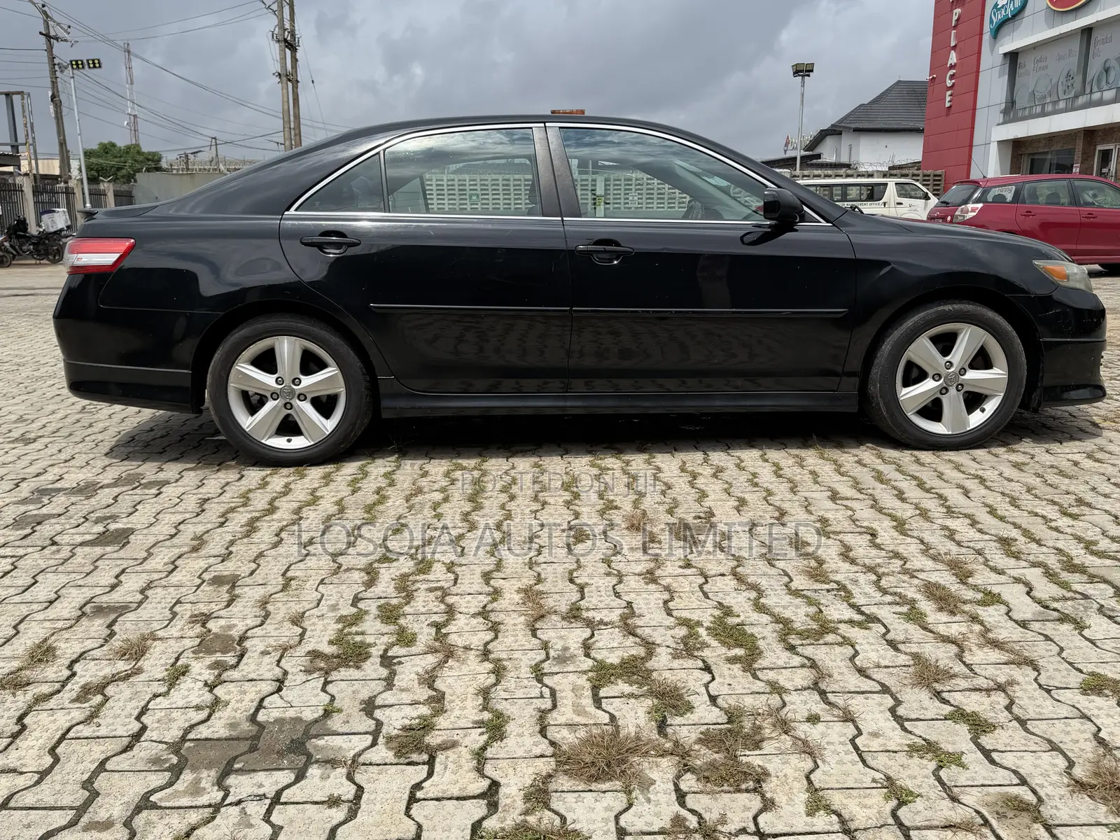 Toyota Camry SE 4dr Sedan (2.5L 4cyl 6AM) 2010 Black