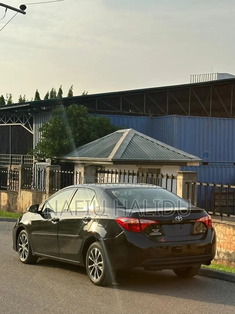 Toyota Corolla 2017 Black