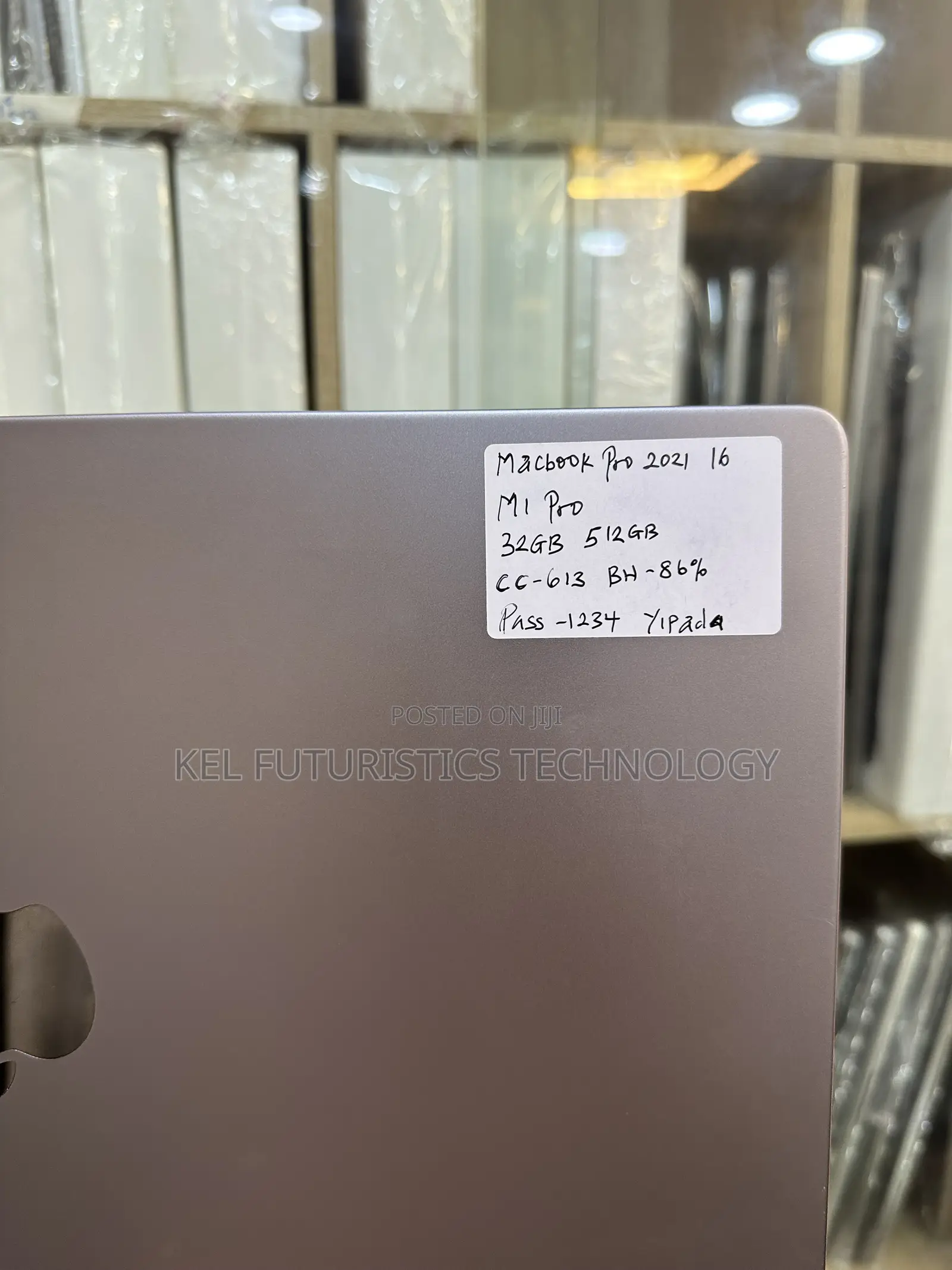 Laptop Apple MacBook Pro 2021 M1 32GB Apple M1 Pro SSD 512GB