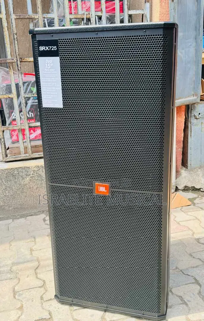 Quality JBL Double Speaker's SRX-725