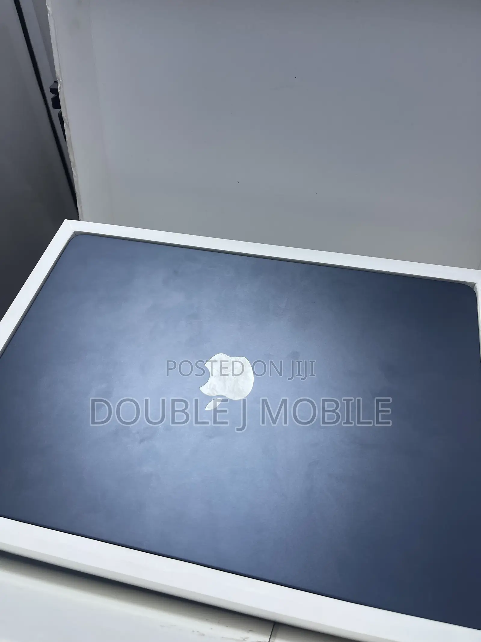 Laptop Apple MacBook Air 2022 M2 8GB Apple M2 SSD 512GB
