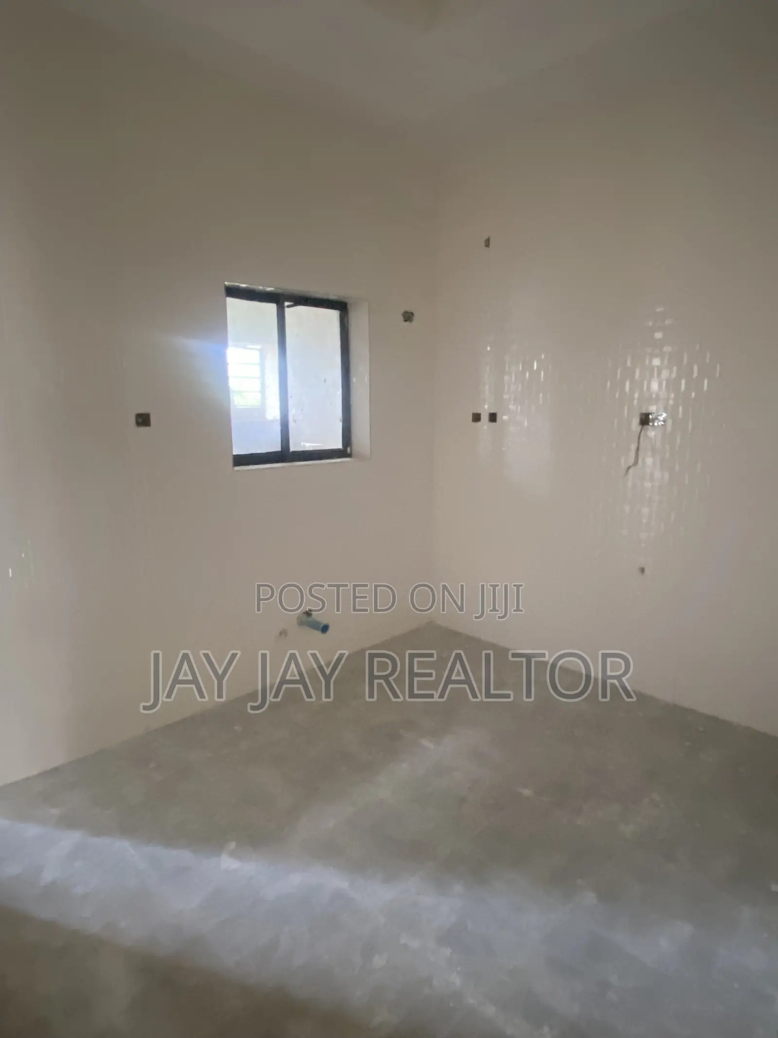 3bdrm Block of Flats in Kaura for sale