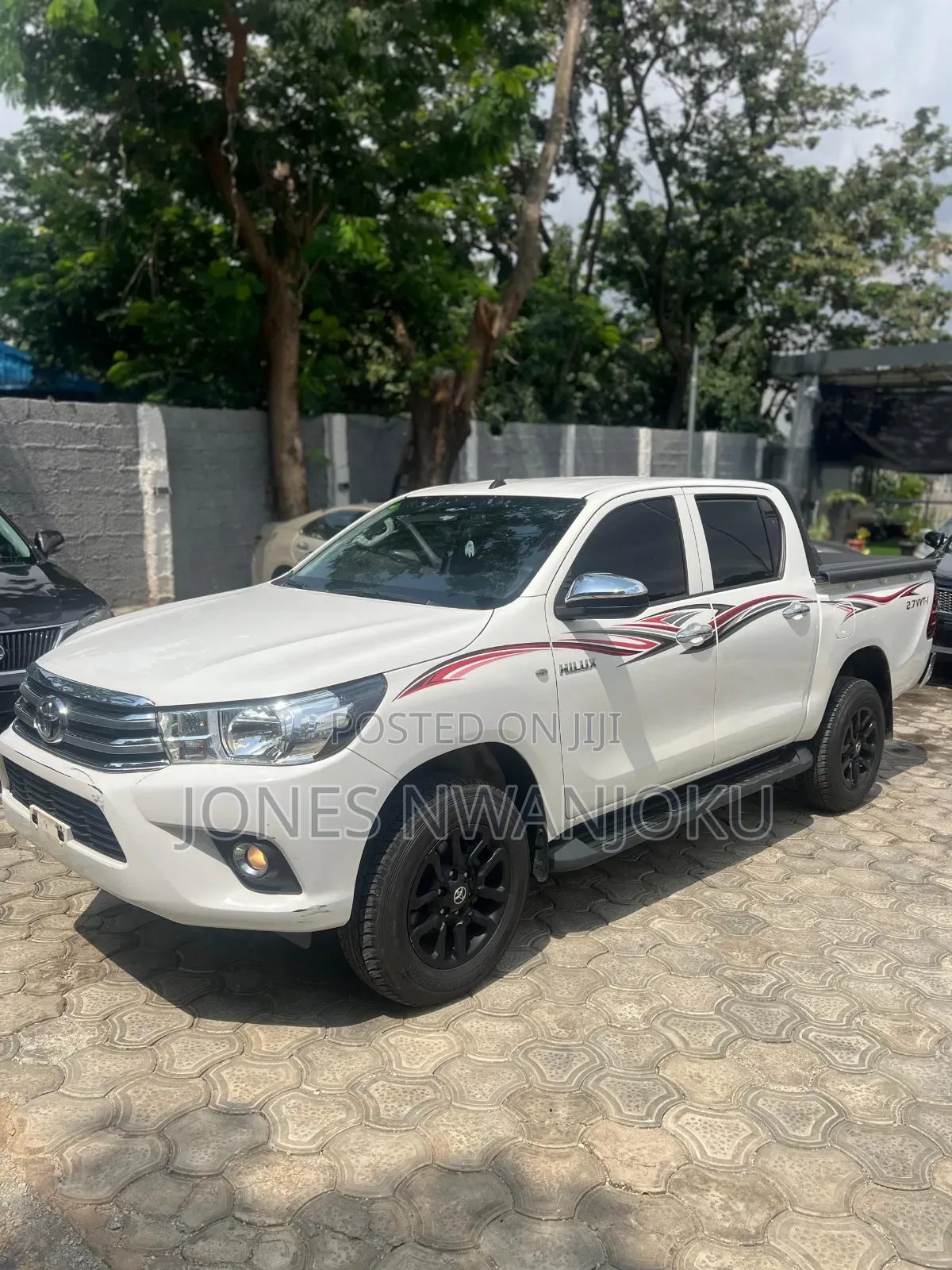 Toyota Hilux 2022 White