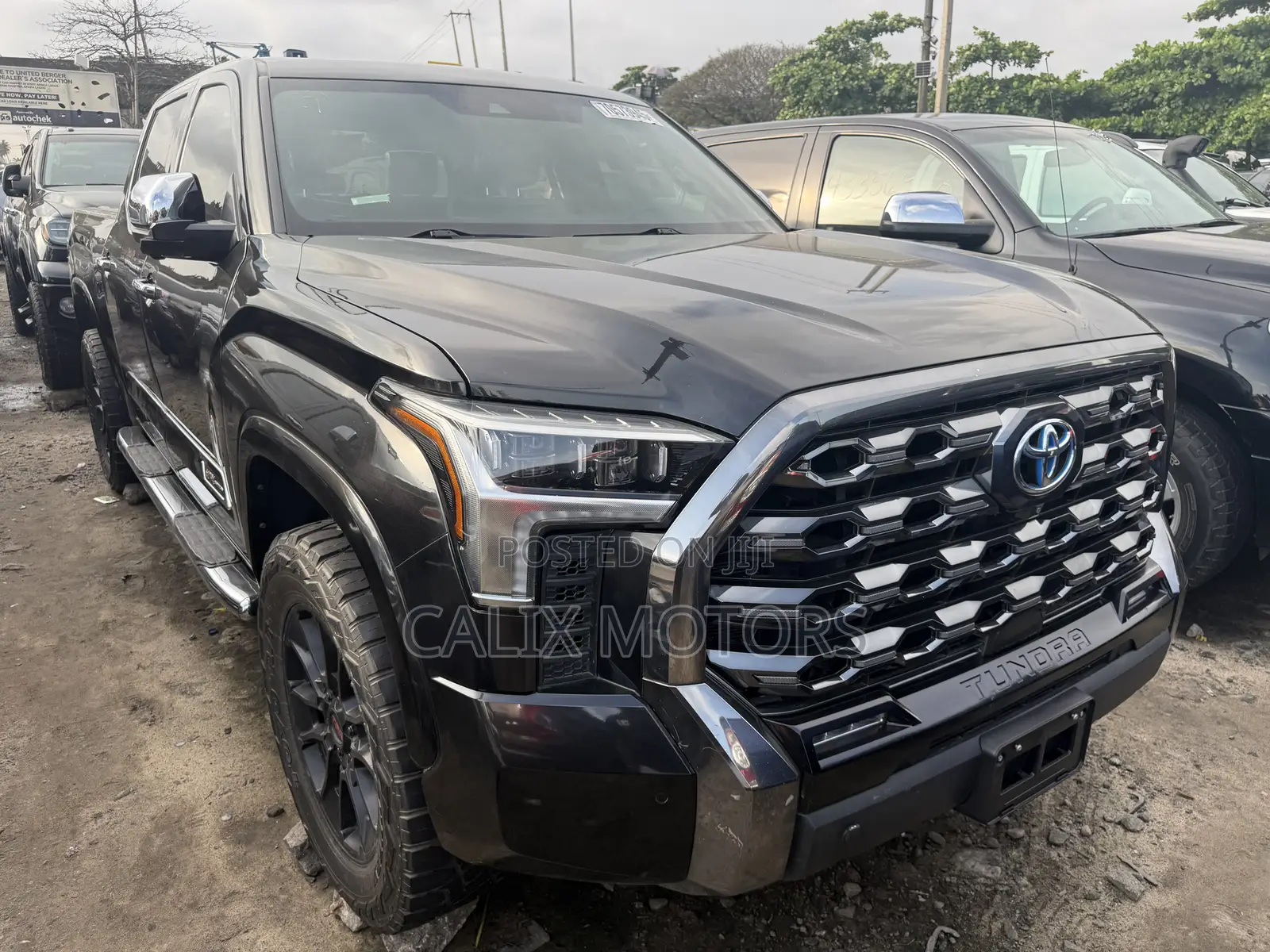 Toyota Tundra 2022 Black
