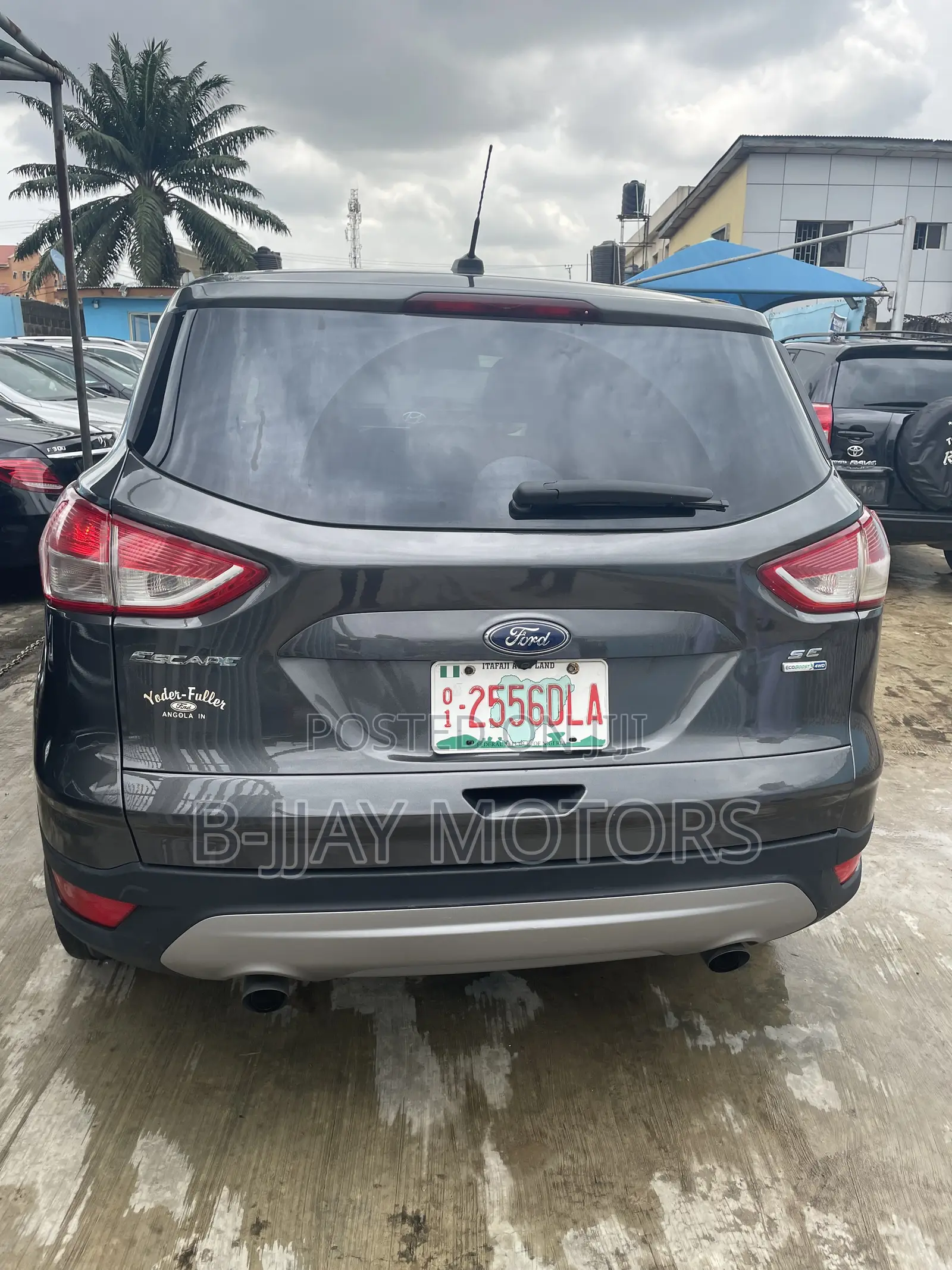 Ford Escape SE 4dr SUV AWD (1.6L 4cyl Turbo 6A) 2015 Gray