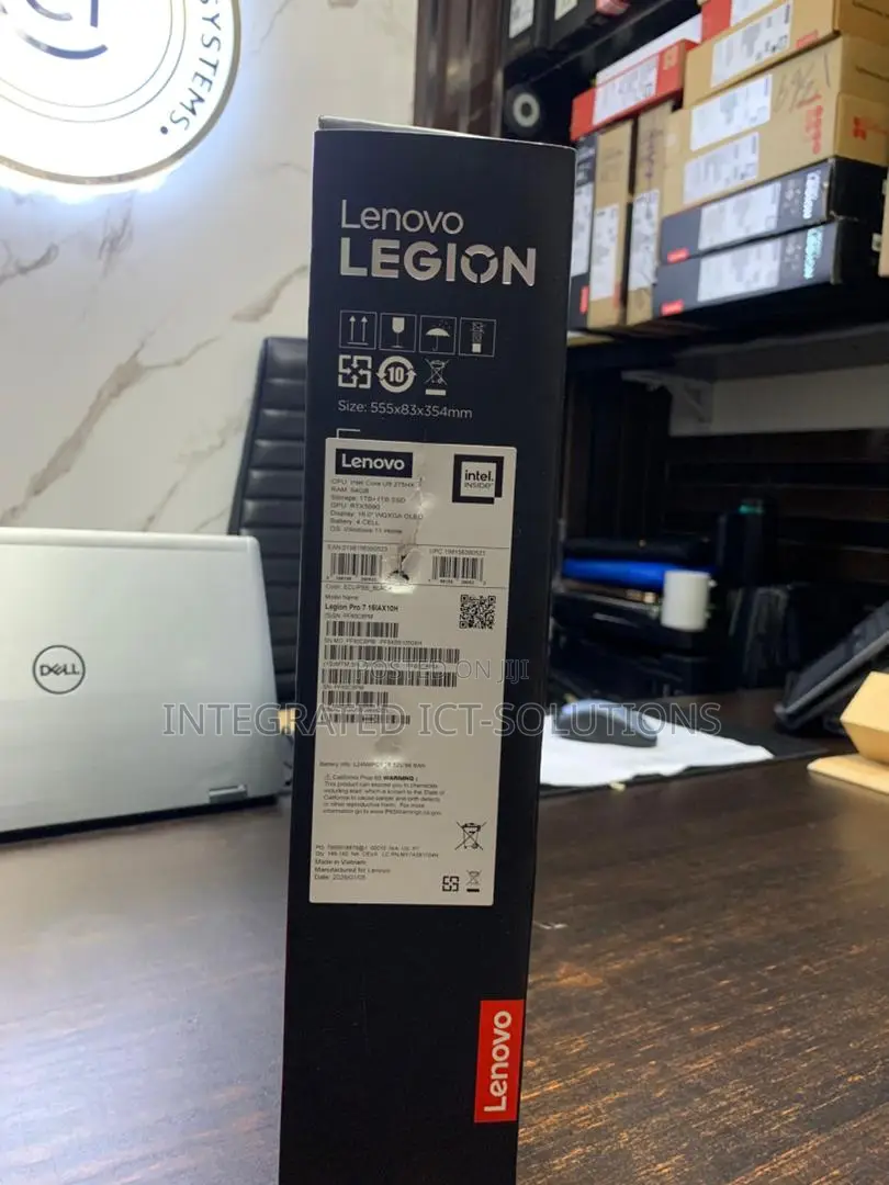New Laptop Lenovo Legion Pro 7 64GB Intel Core Ultra 9 SSD 2T