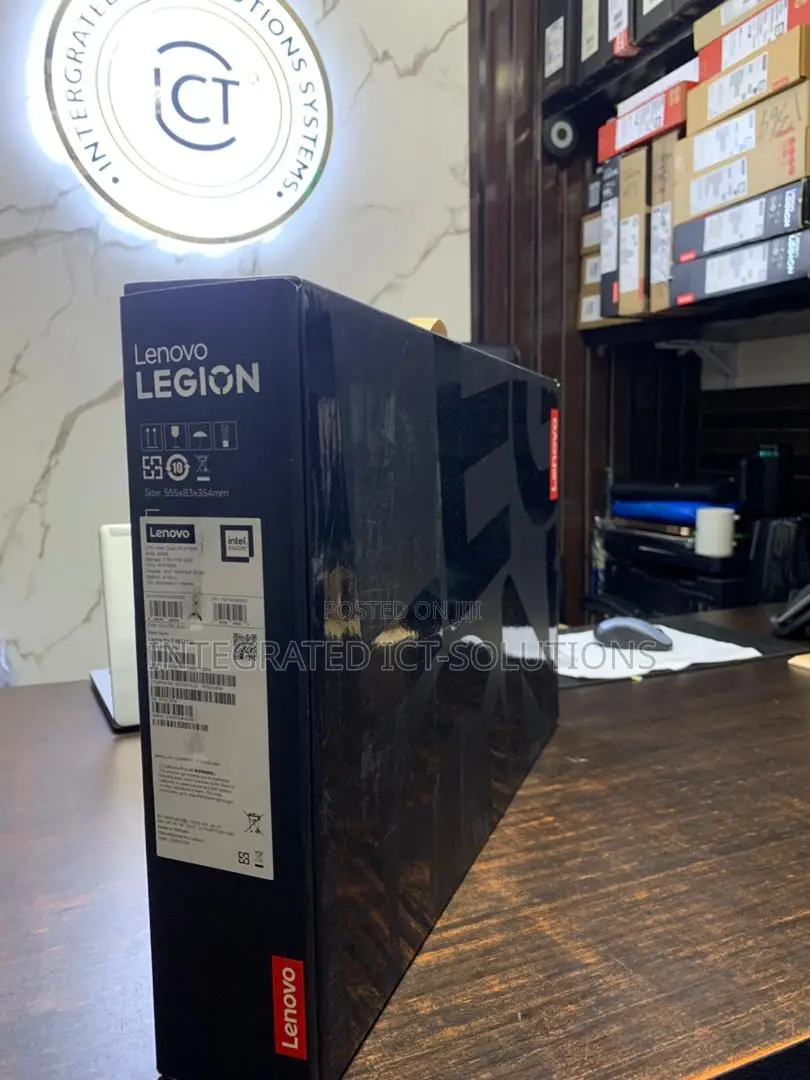 New Laptop Lenovo Legion Pro 7 64GB Intel Core Ultra 9 SSD 2T