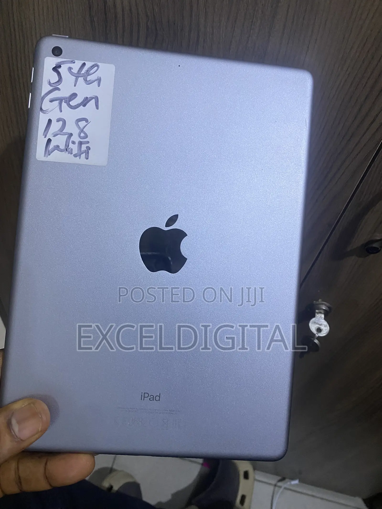 Apple iPad 9.7 128 GB Gray