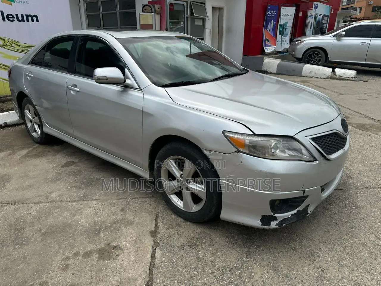 Toyota Camry 2010 Silver