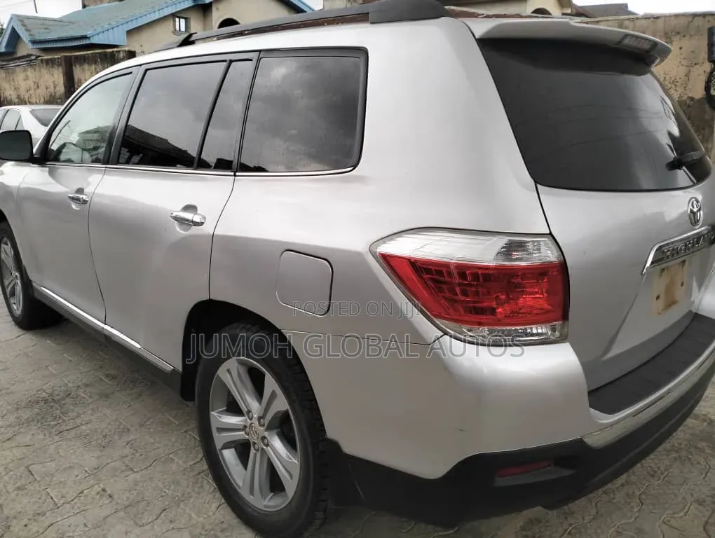 Toyota Highlander 2011 Silver