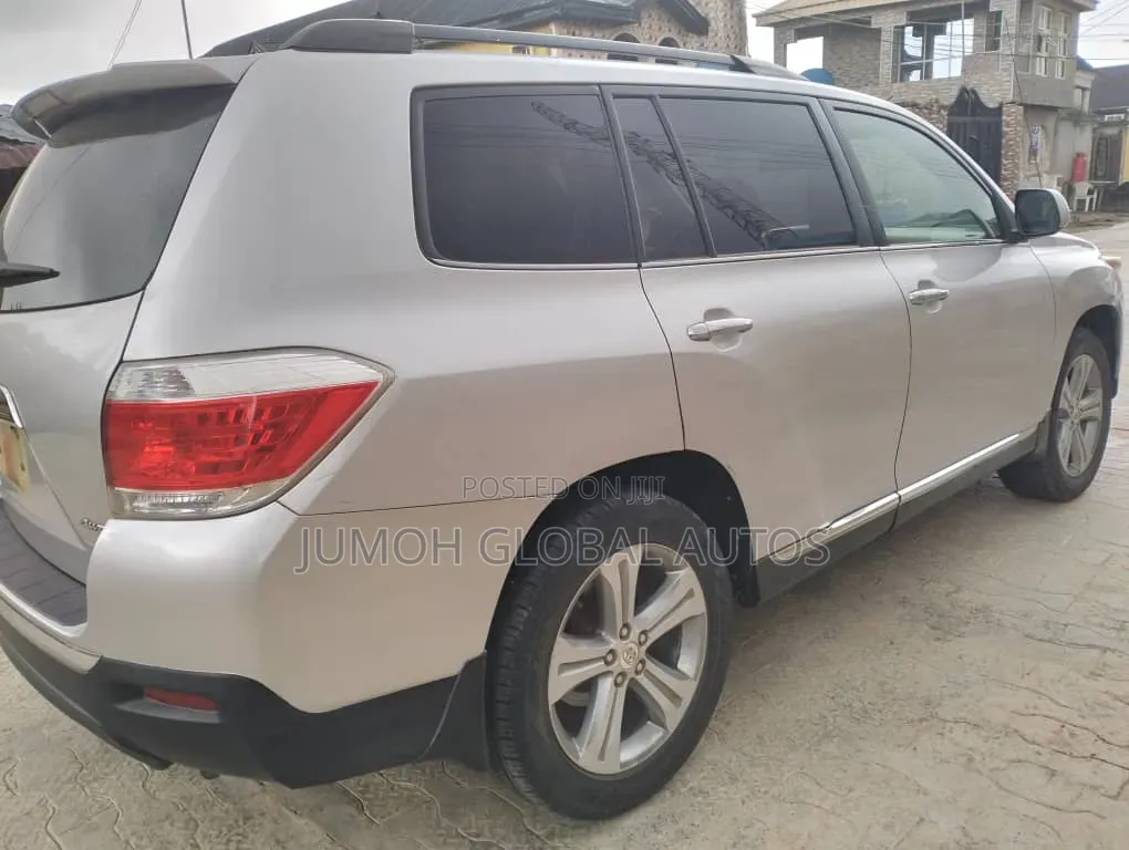 Toyota Highlander 2011 Silver