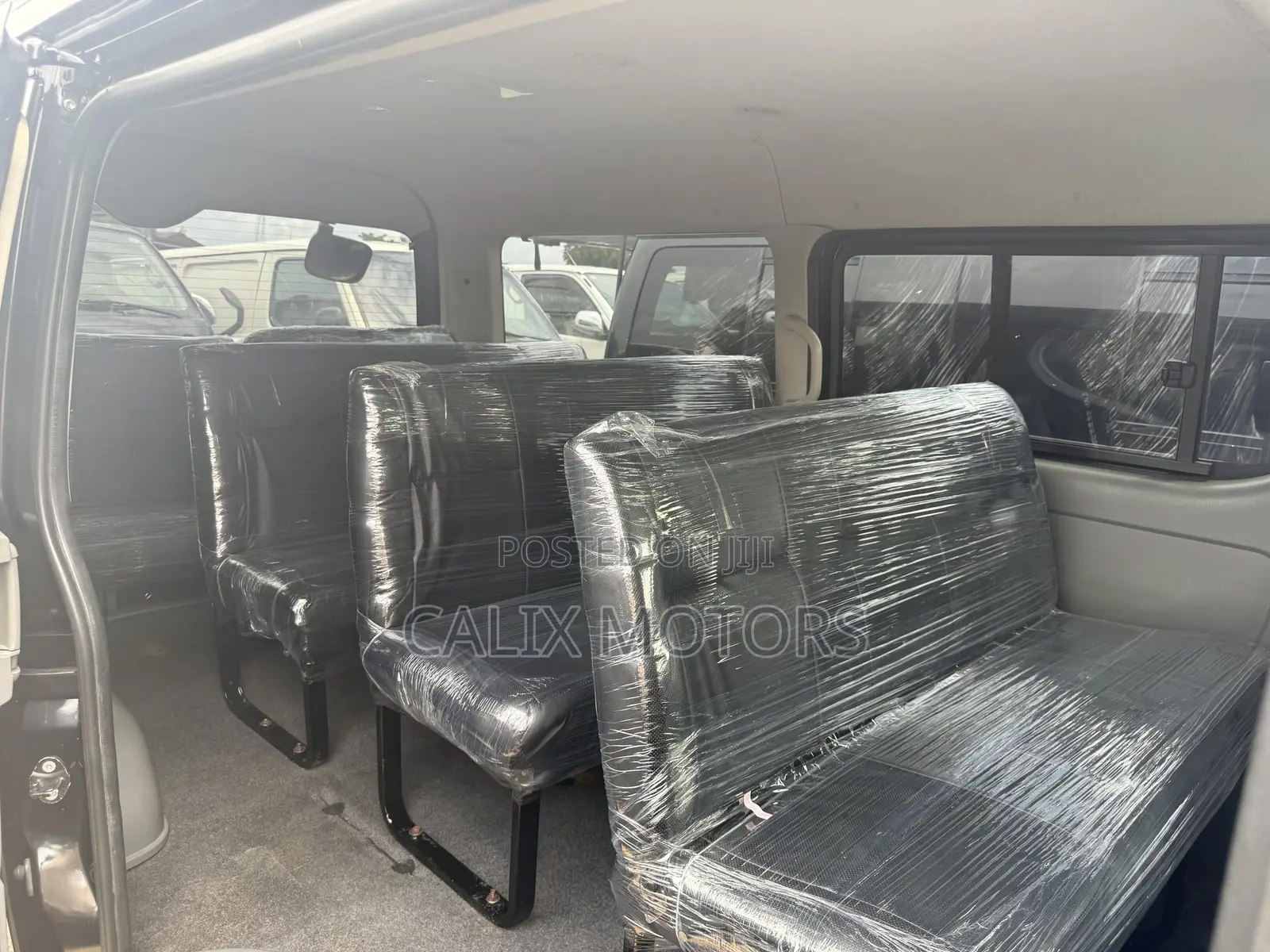 Toyota HiAce 2014 Black
