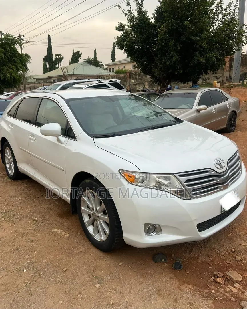 Toyota Venza 2010 White