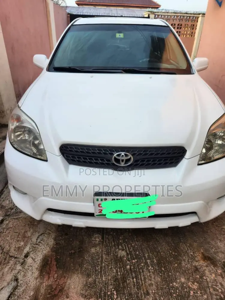 Toyota Matrix 2006 White