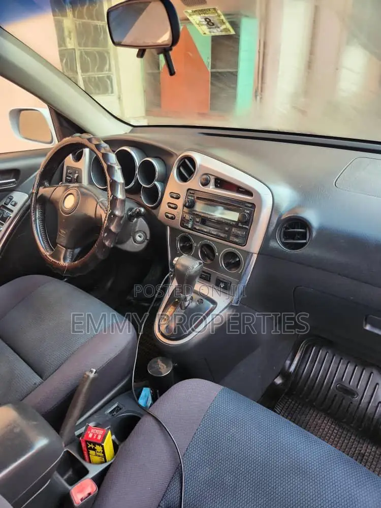 Toyota Matrix 2006 White