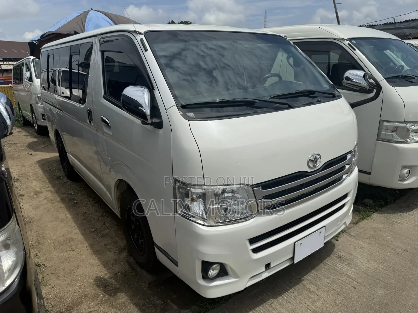 Toyota HiAce 2013 White