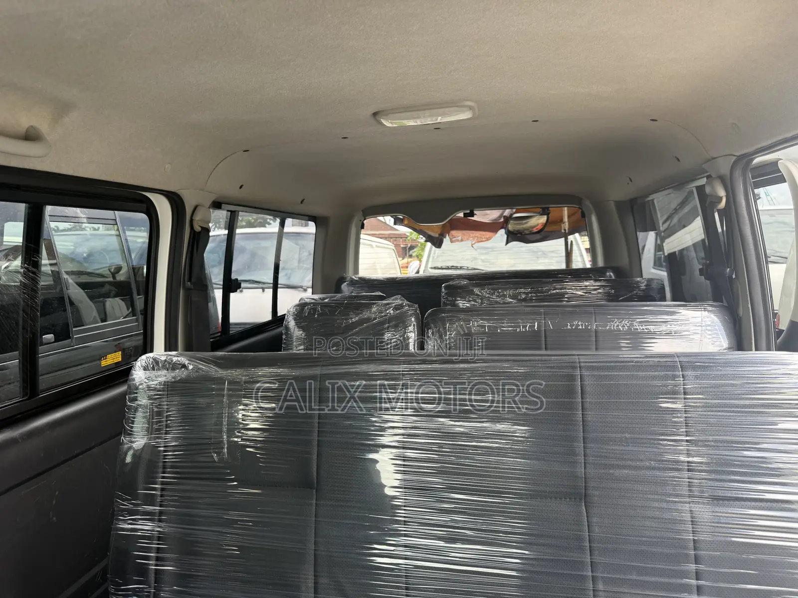 Toyota HiAce 2013 White