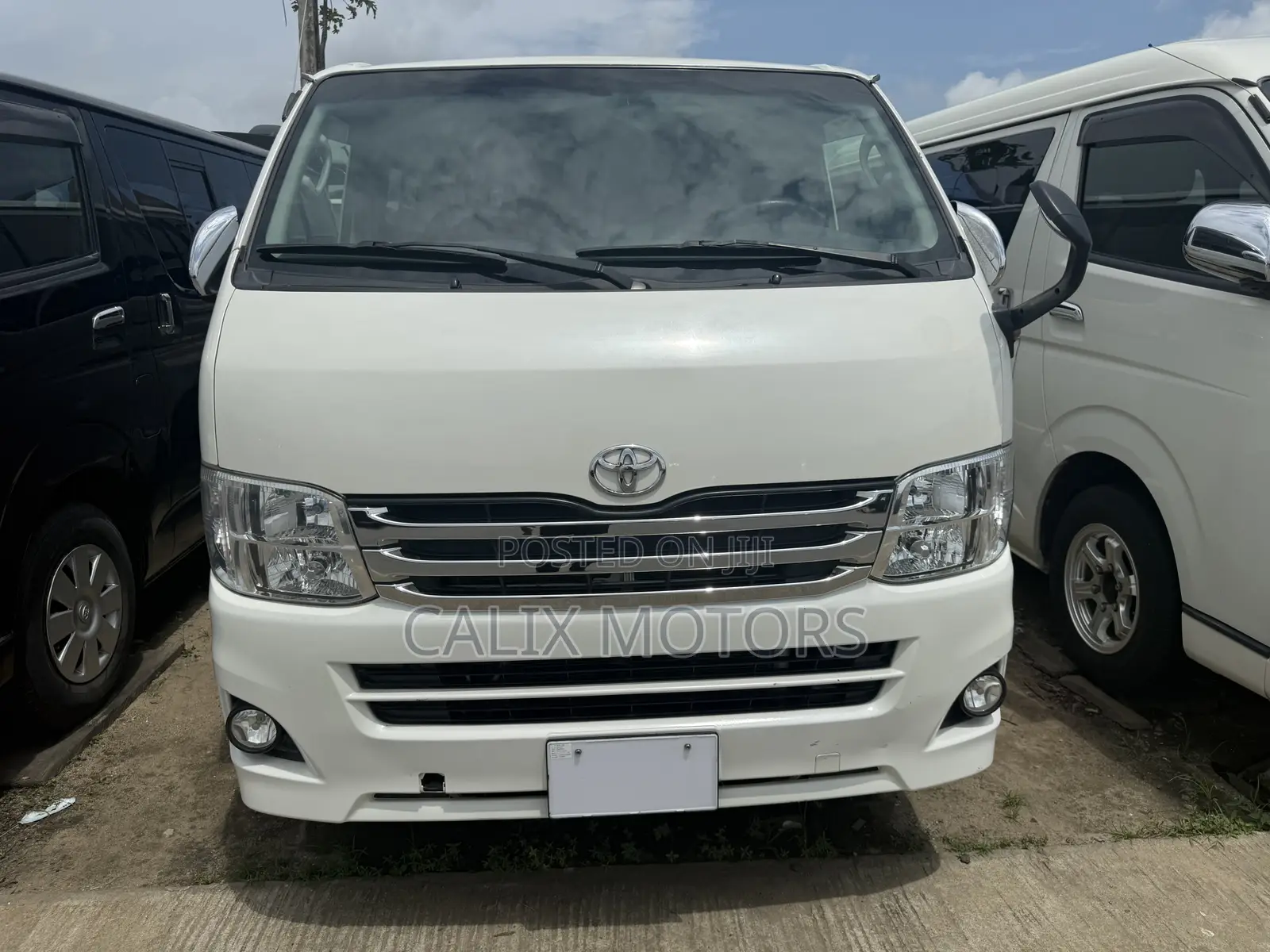 Toyota HiAce 2013 White