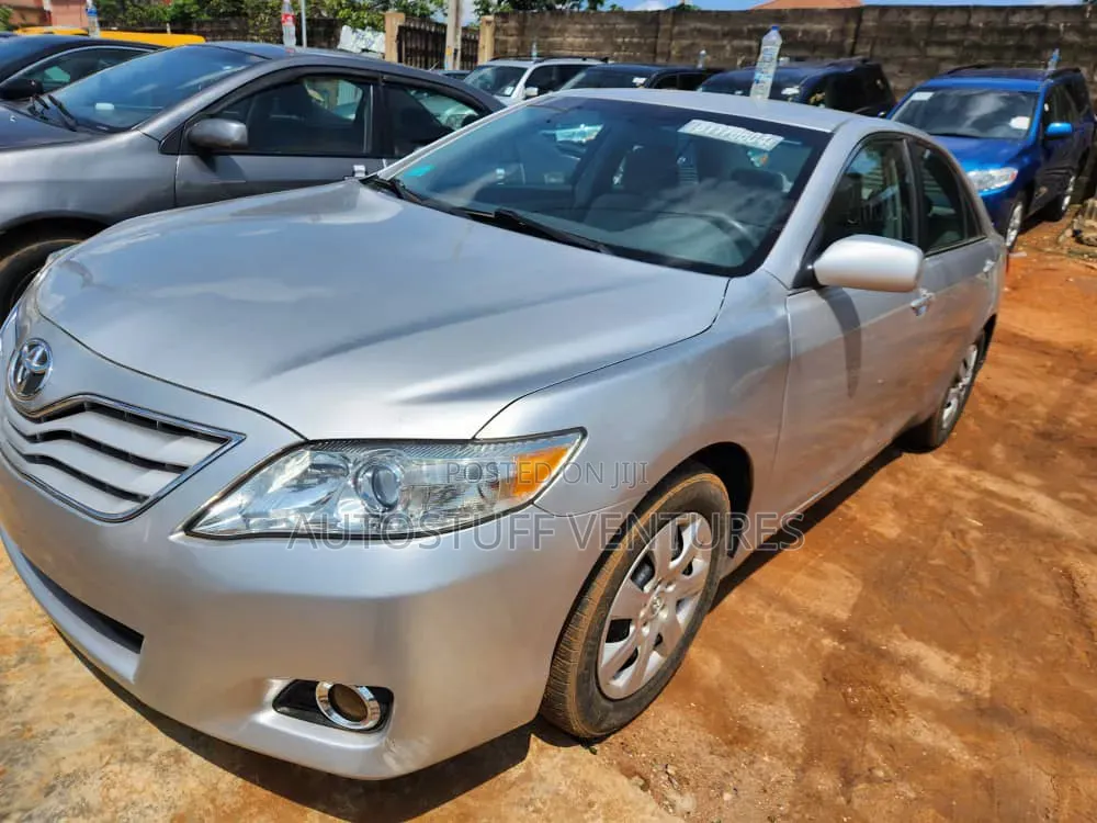 Toyota Camry 2011 Silver