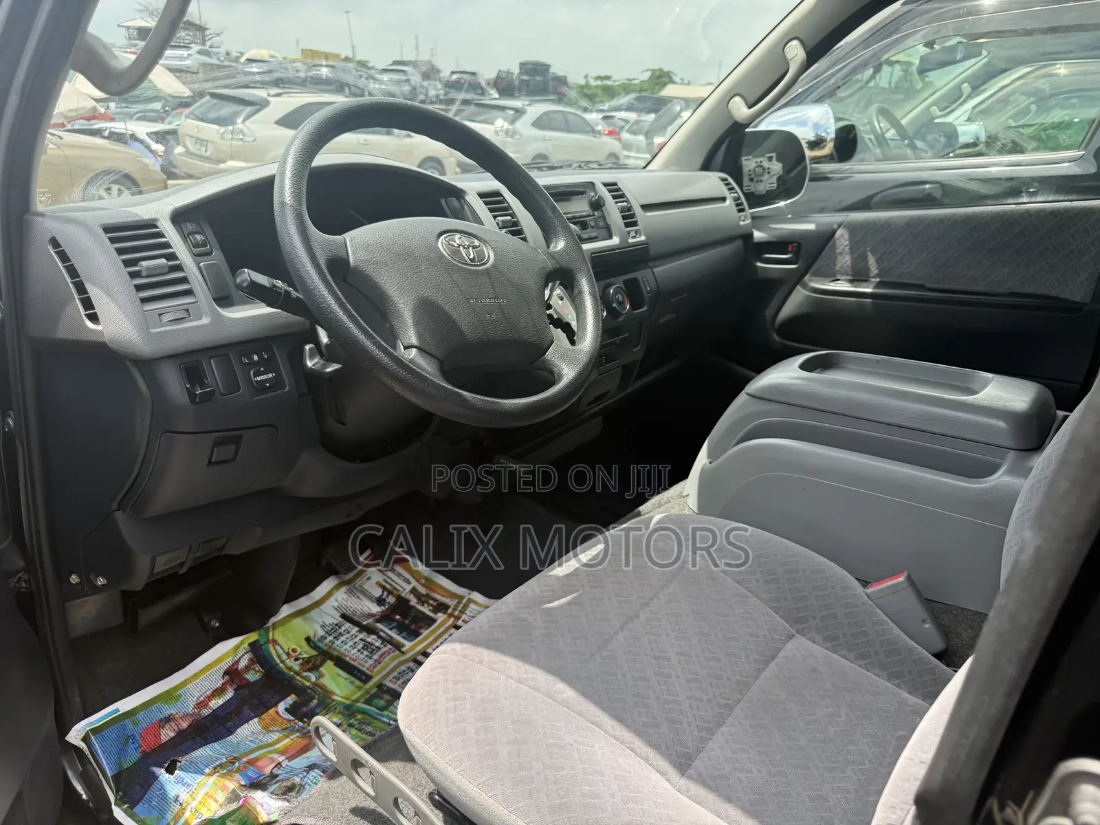 Toyota HiAce 2010 Black