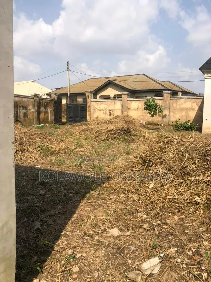 2bdrm Bungalow in Oluyole Estate for sale