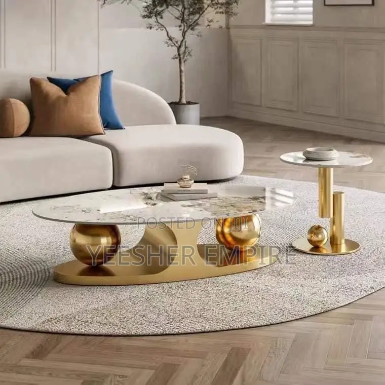 High Quality Sleek Marble Center Table