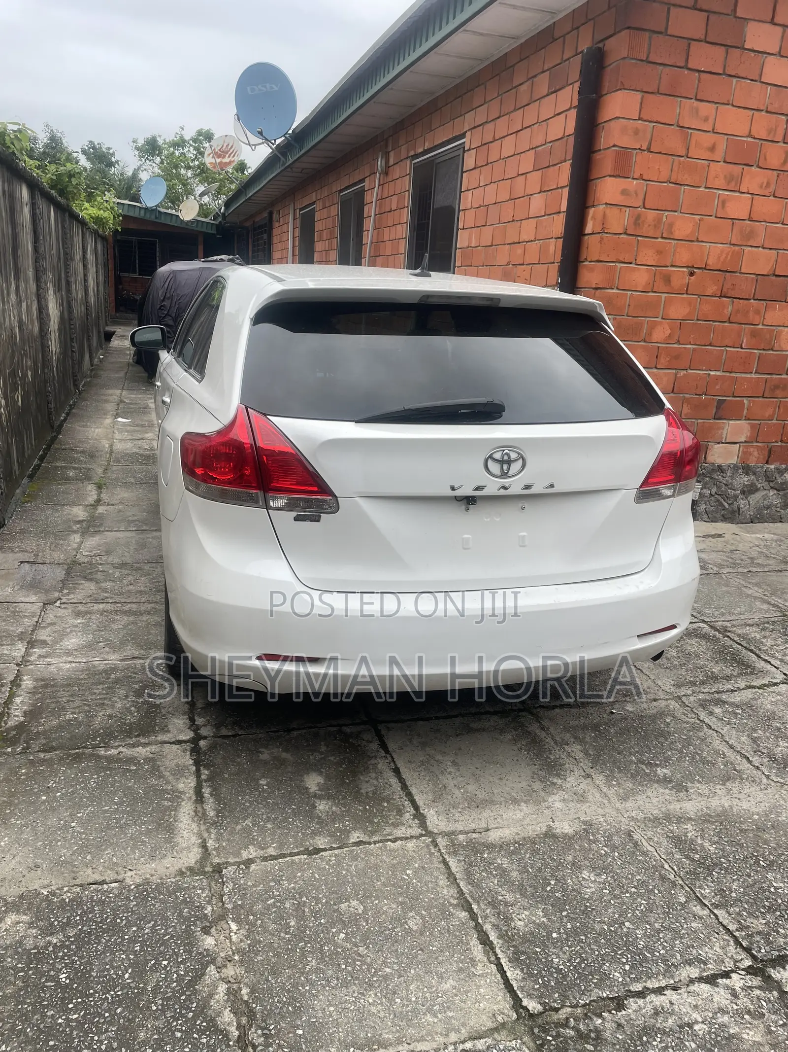Toyota Venza XLE 2010 White