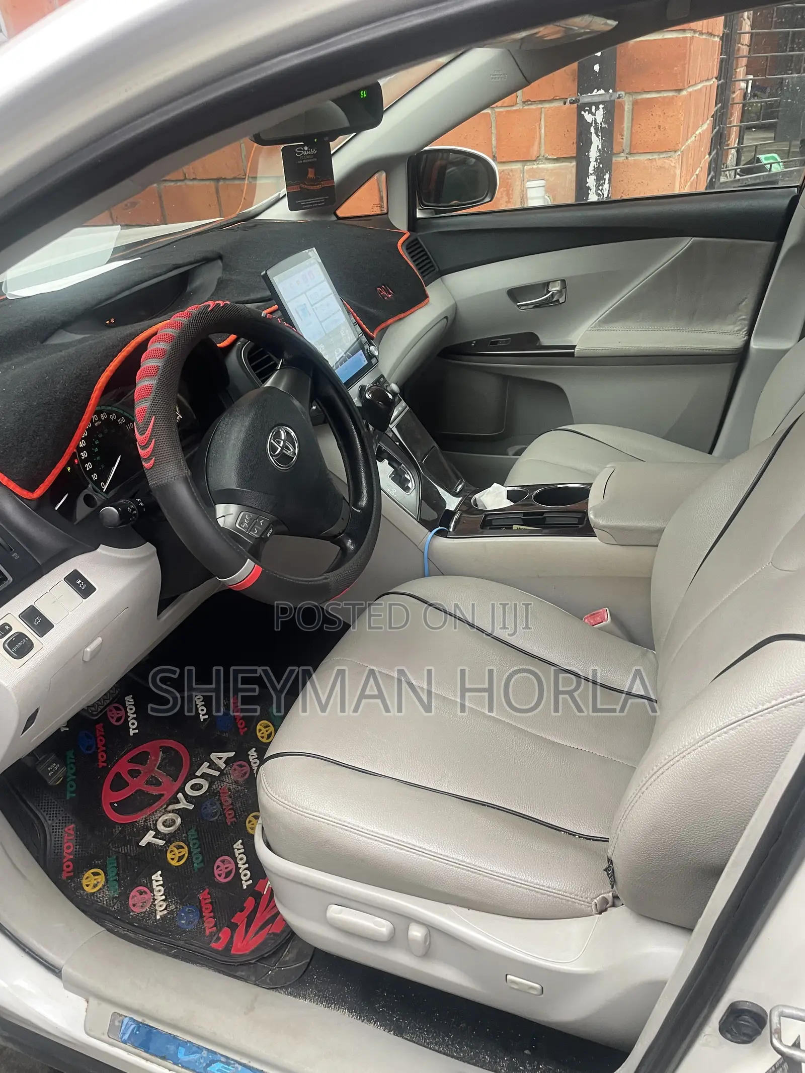 Toyota Venza XLE 2010 White
