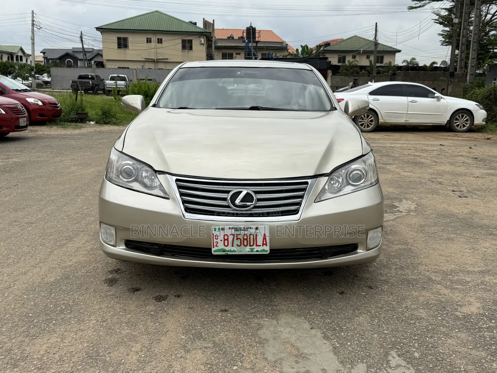 Lexus ES 350 2011 Gold