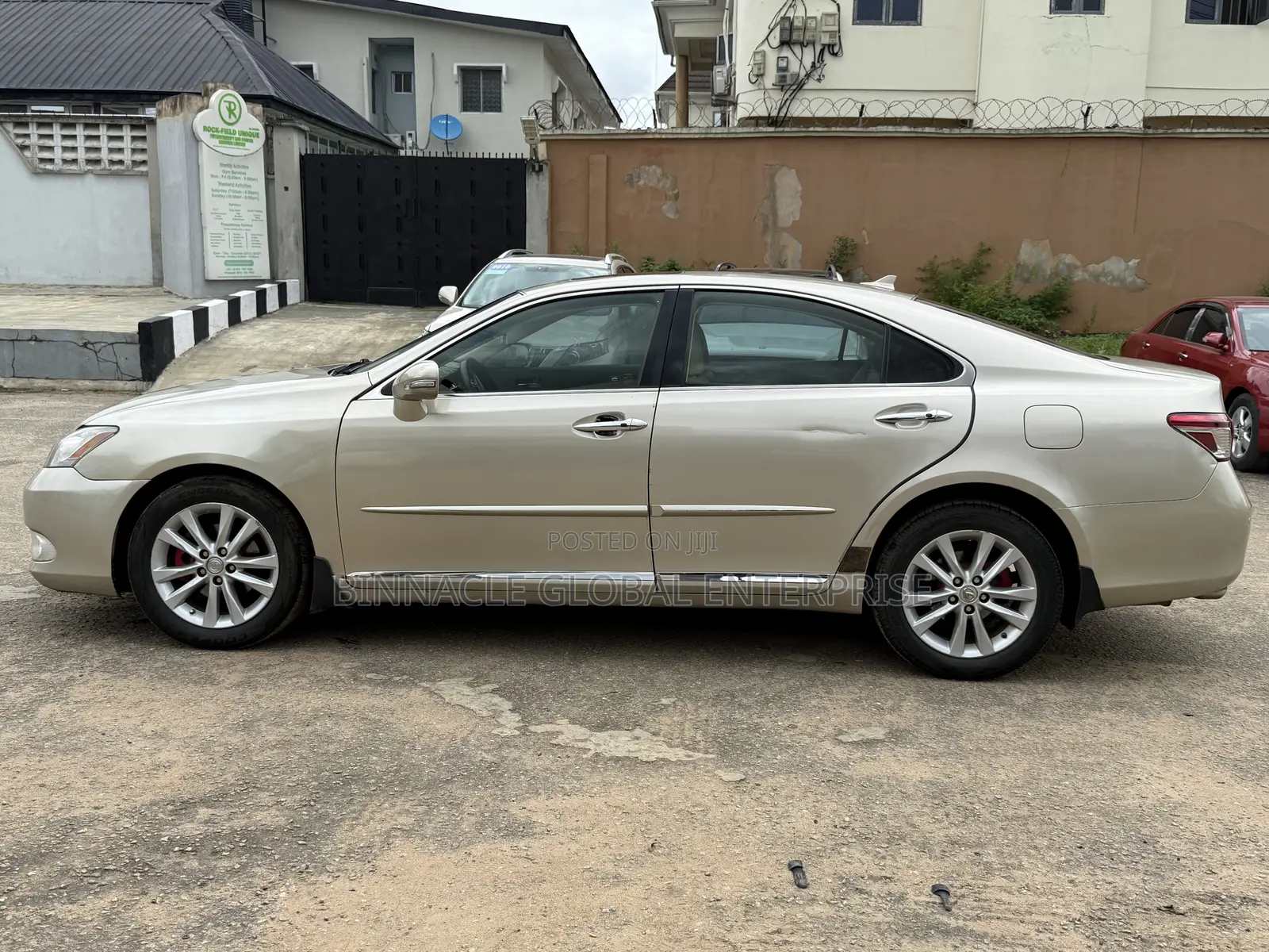 Lexus ES 350 2011 Gold