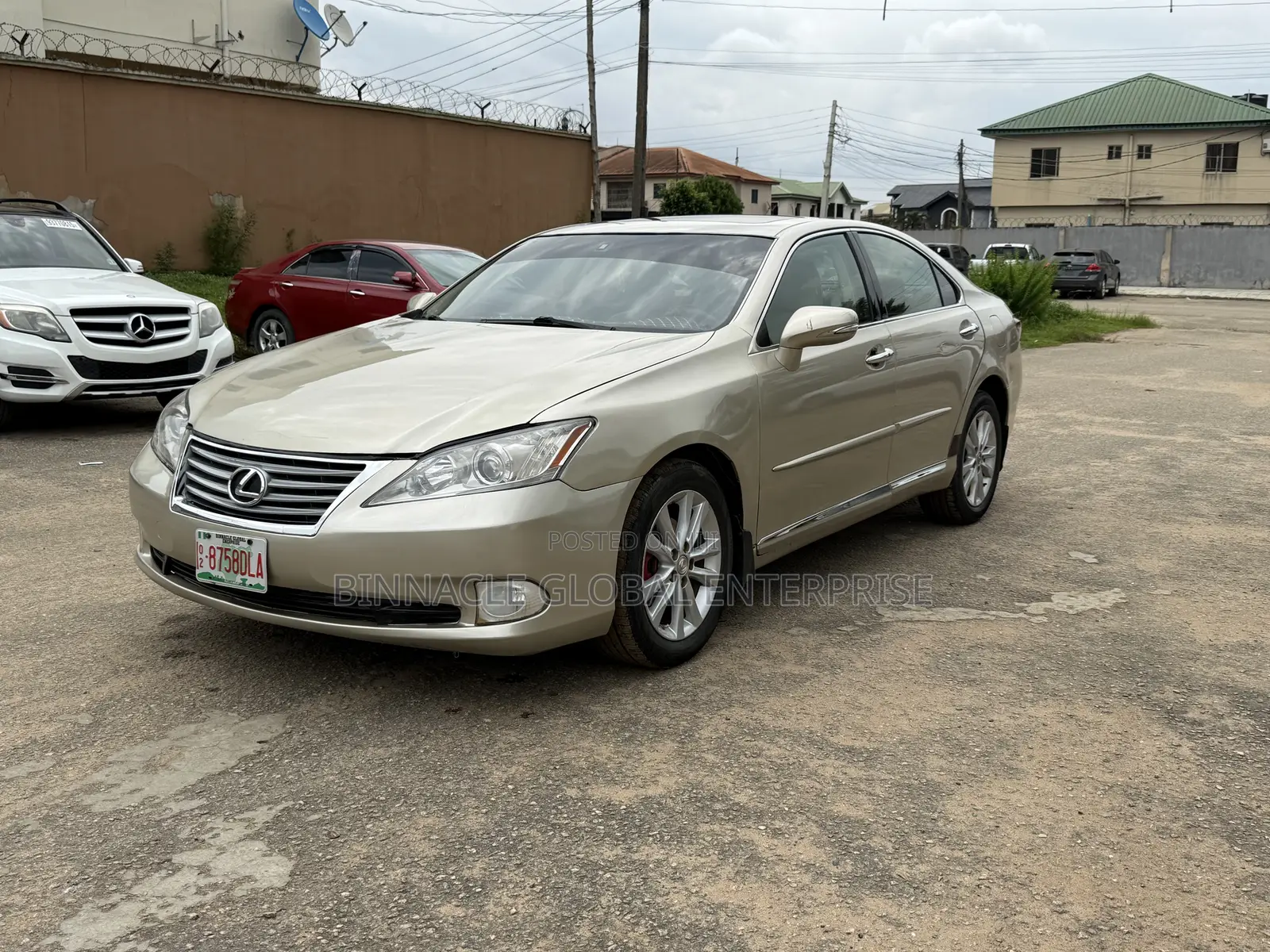 Lexus ES 350 2011 Gold