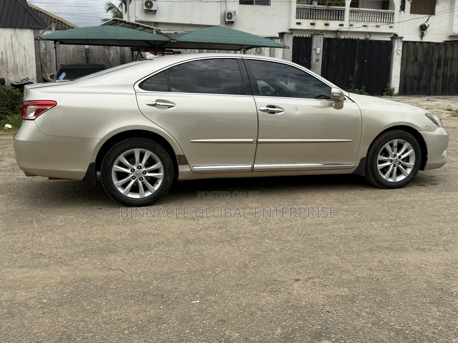Lexus ES 350 2011 Gold