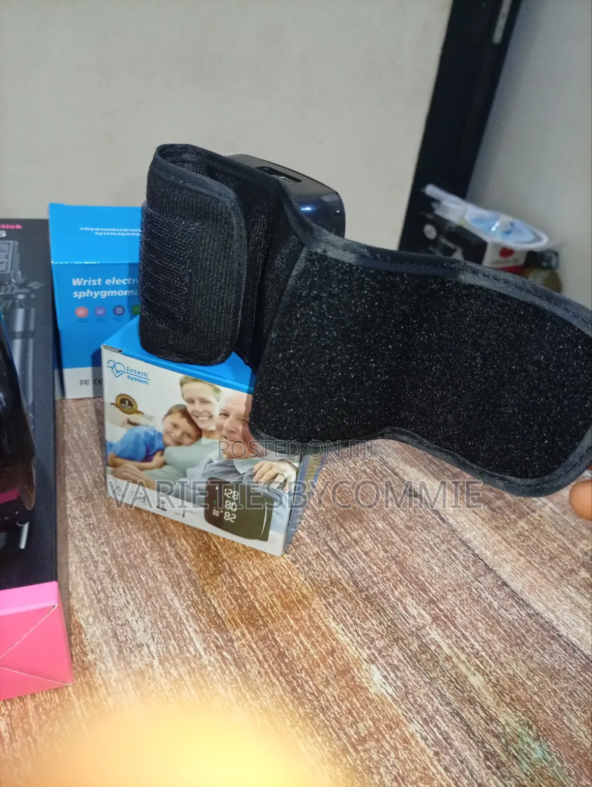 Rechargeable Wrist (Bp) Blood Pressure Monitor (Sphyghomanometer)