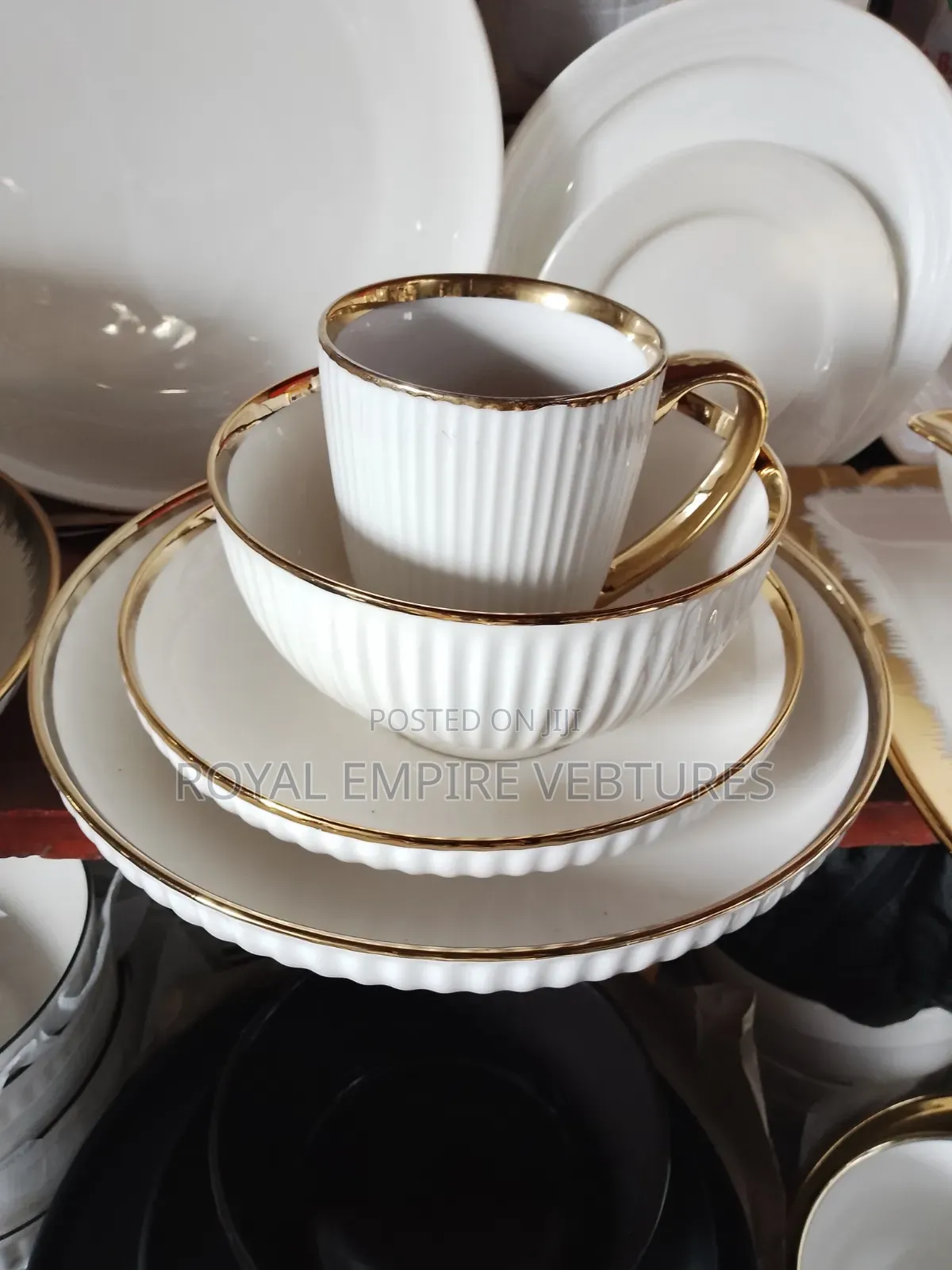 16 Pieces White and Gold Dinner Set(Breakable)