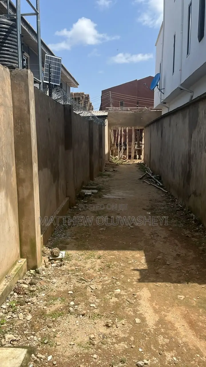 Furnished 3bdrm Duplex in Moshalashi Alagbado for sale