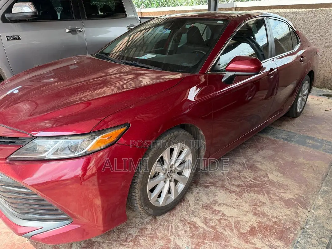Toyota Camry 2018 Red
