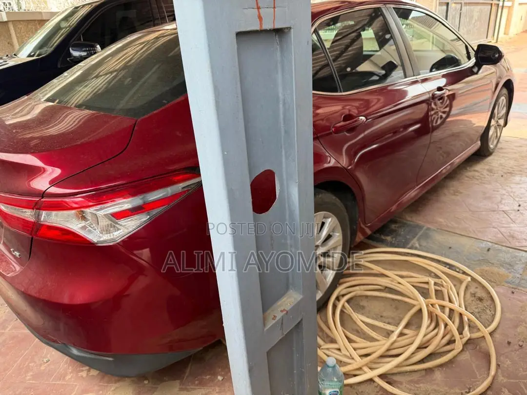 Toyota Camry 2018 Red
