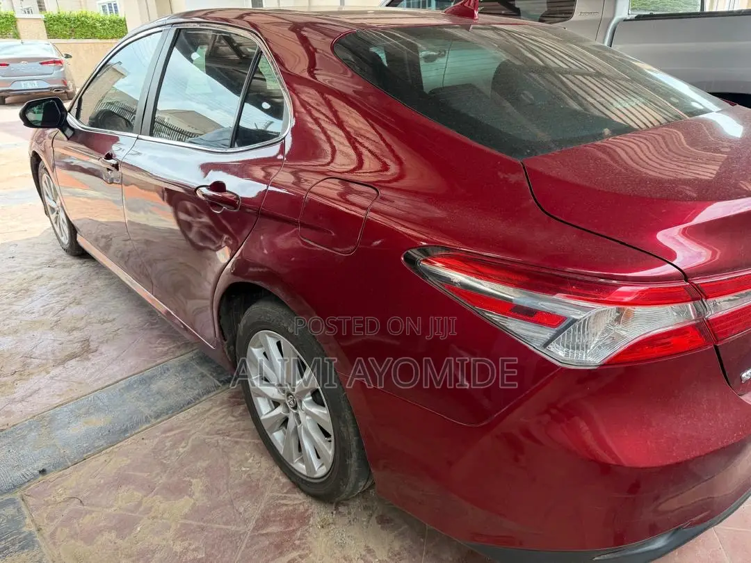 Toyota Camry 2018 Red