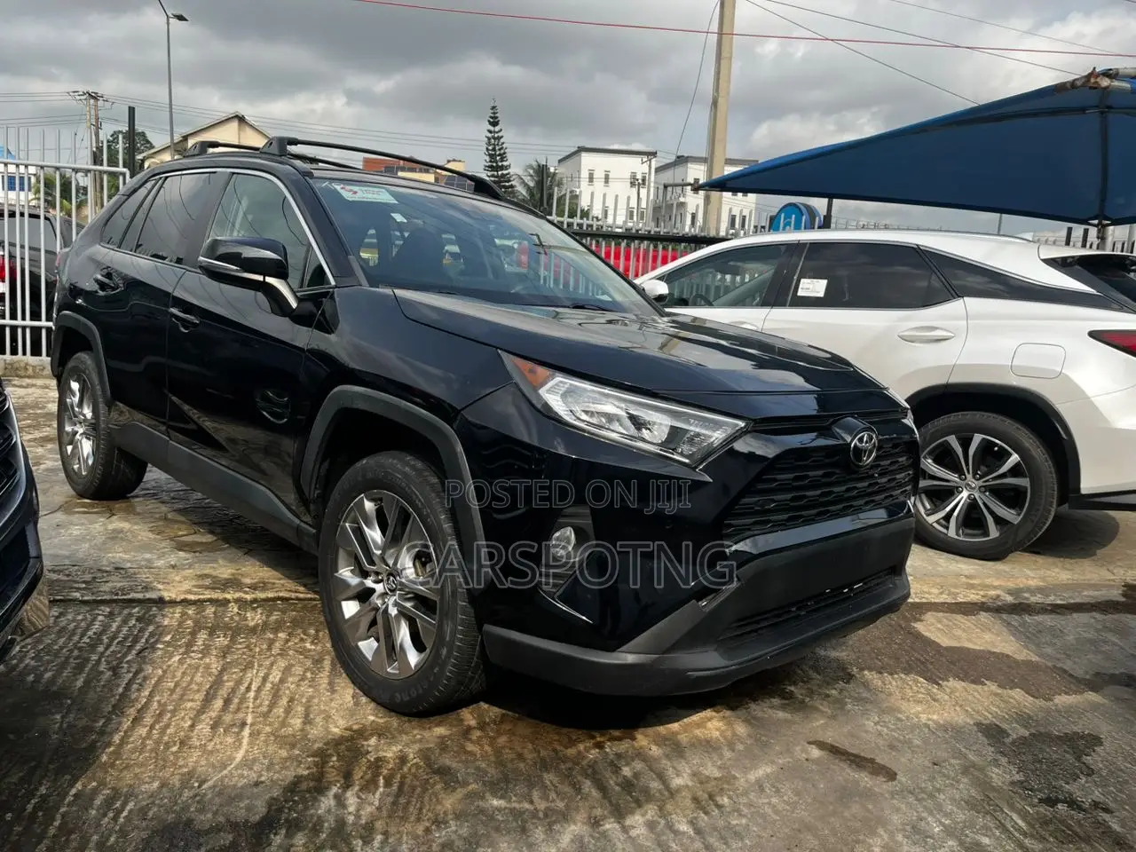 Toyota RAV4 XLE Premium AWD 2020 Black