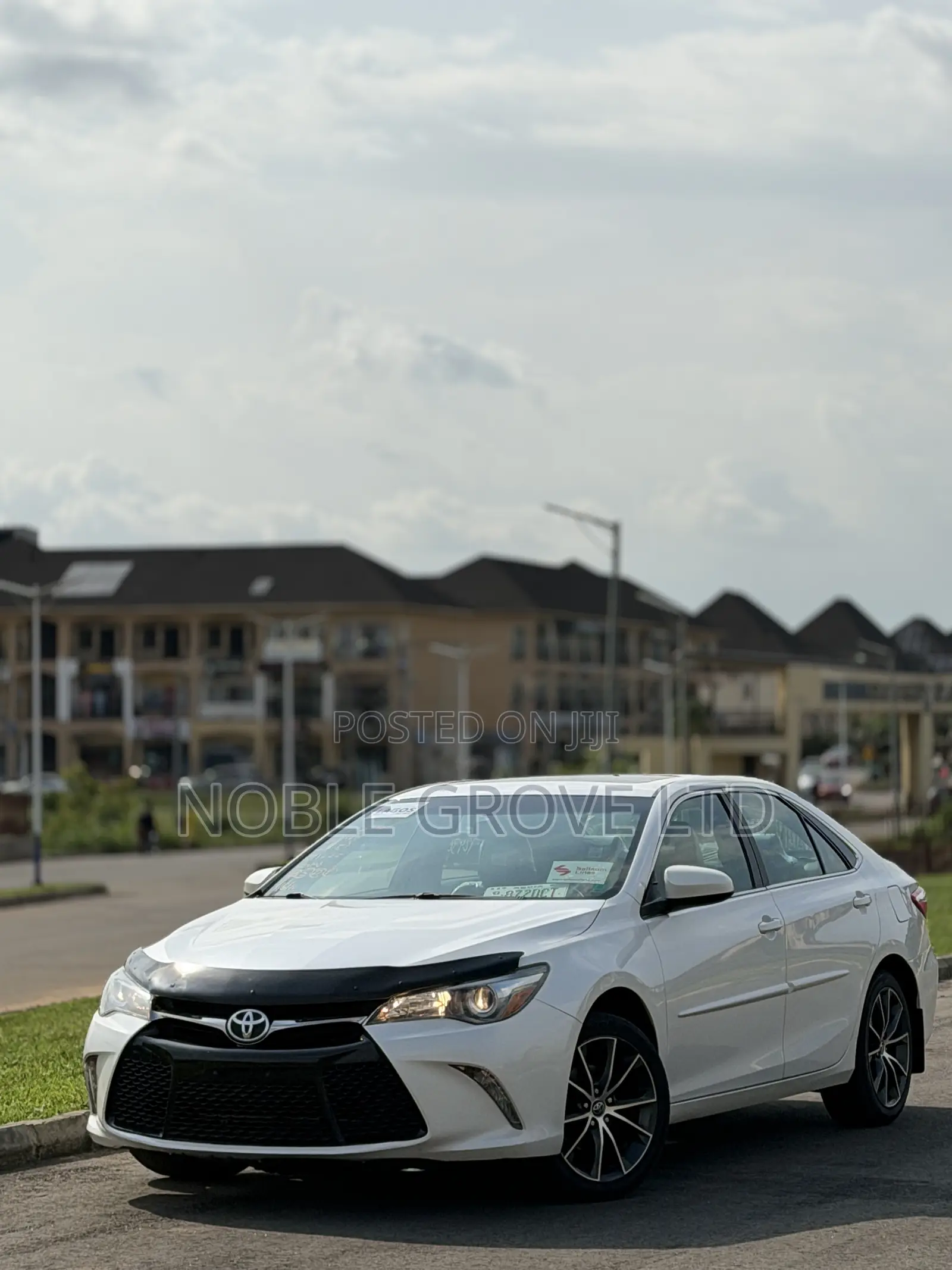 Toyota Camry XSE 4dr Sedan (2.5L 4cyl 6A) 2015 White
