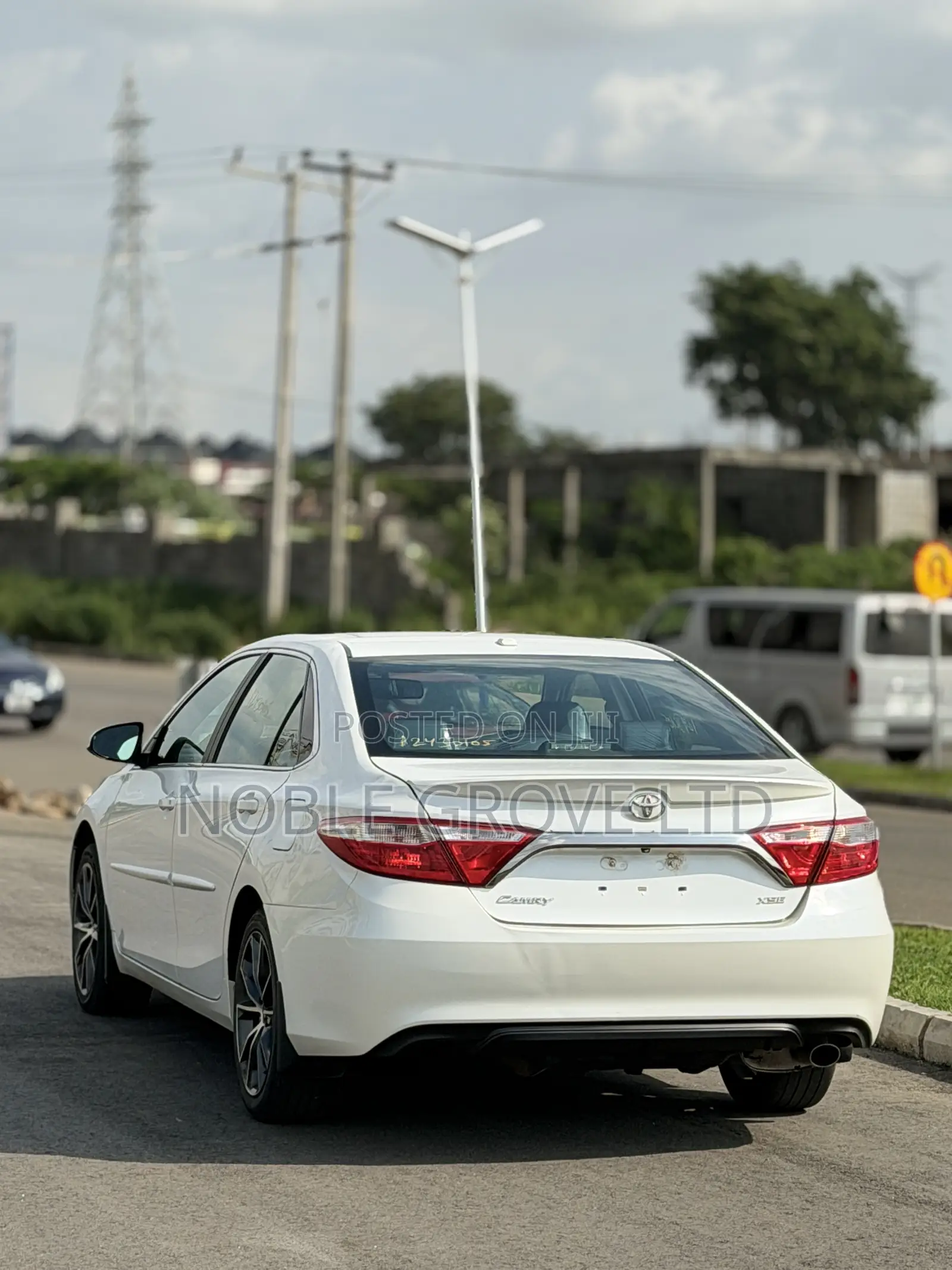 Toyota Camry XSE 4dr Sedan (2.5L 4cyl 6A) 2015 White