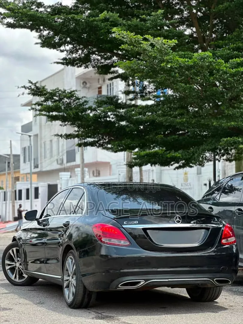 Mercedes-Benz C300 2016 Black