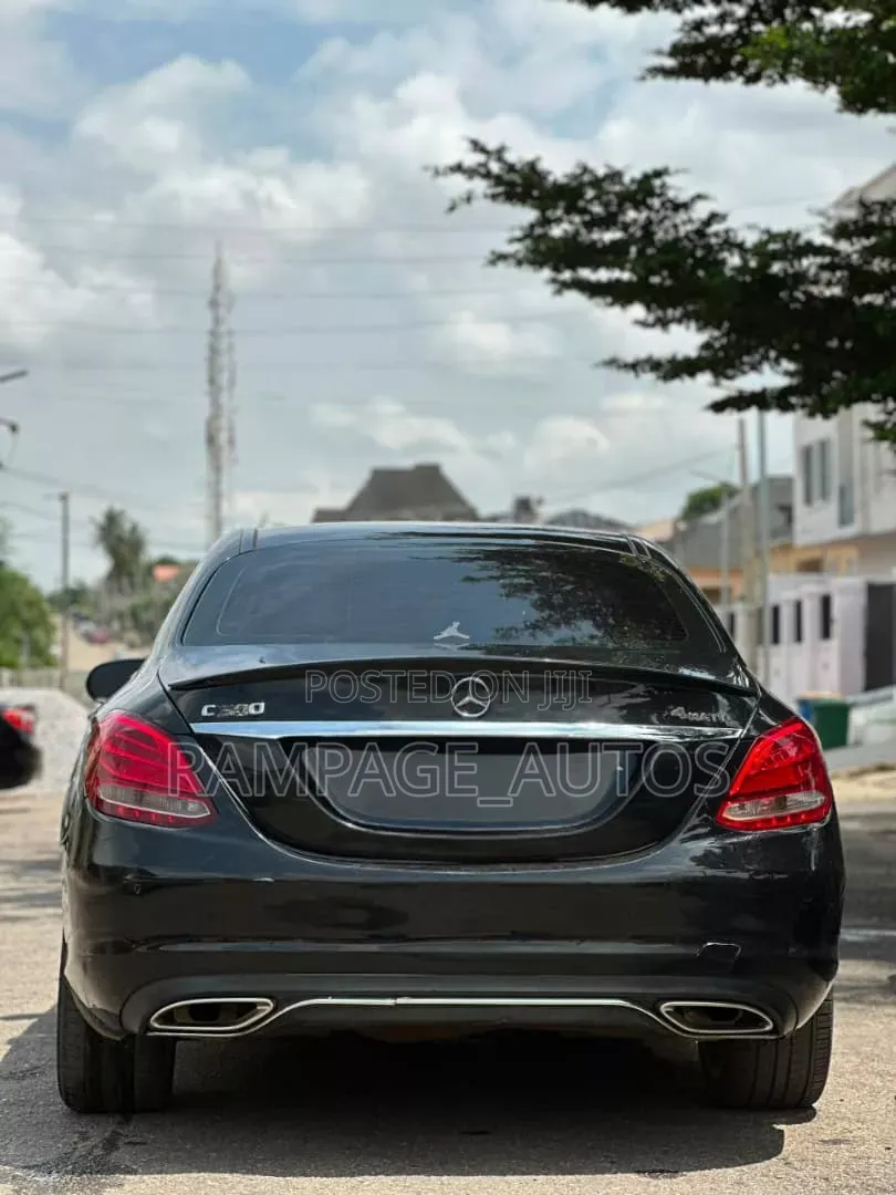 Mercedes-Benz C300 2016 Black