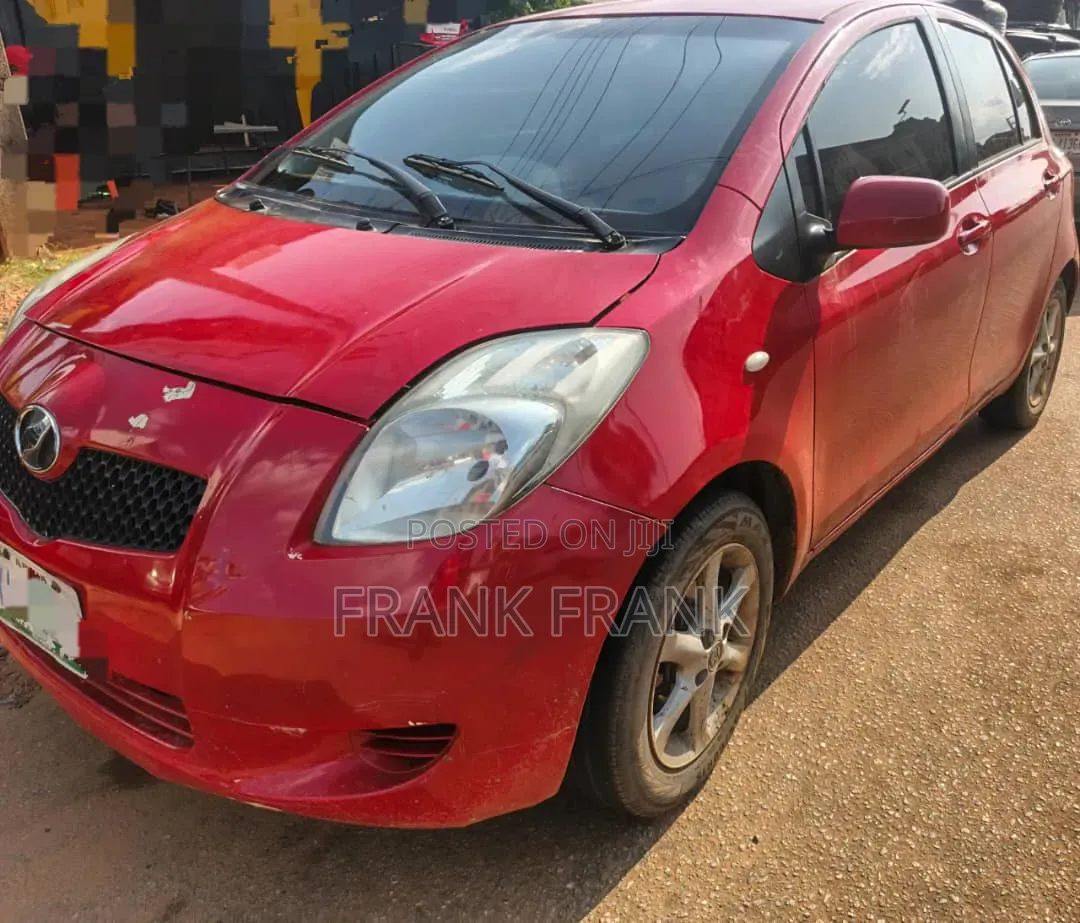 Toyota Yaris 2010 Red