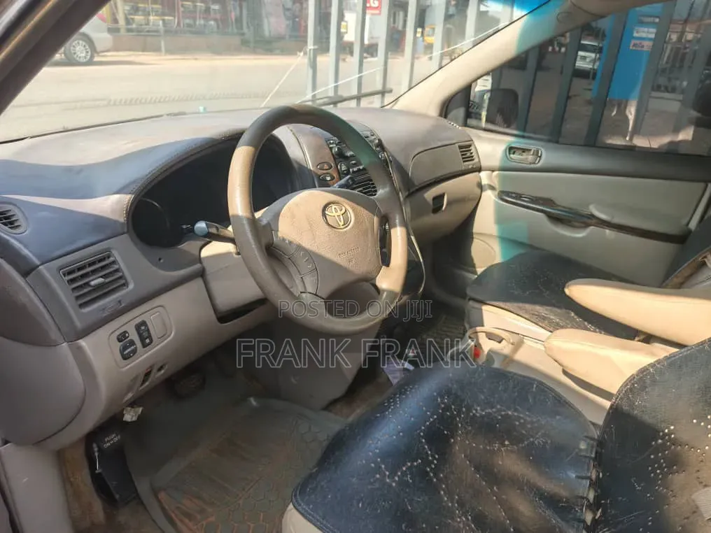 Toyota Sienna 2006 Gold