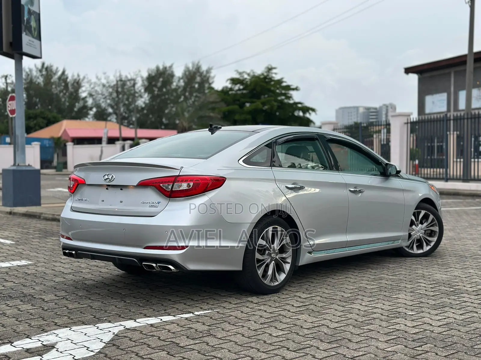 Hyundai Sonata Limited 2.0T 4dr Sedan (2.0L 4cyl Turbo 6A) 2015 Silver