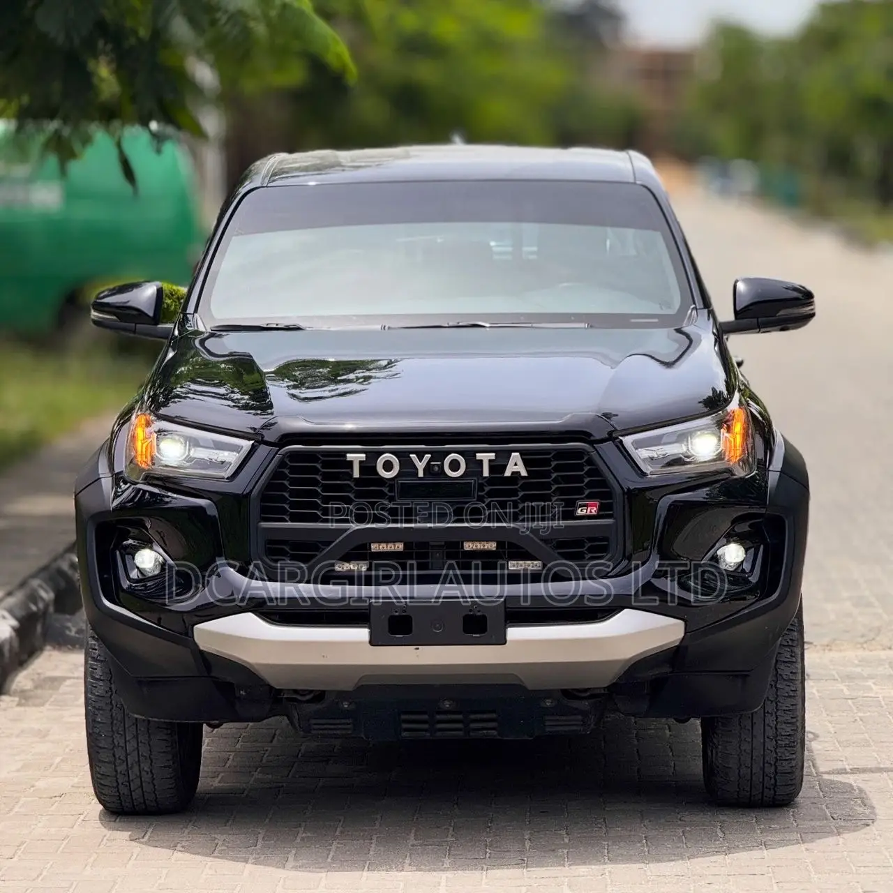 Toyota Hilux 2024 Black